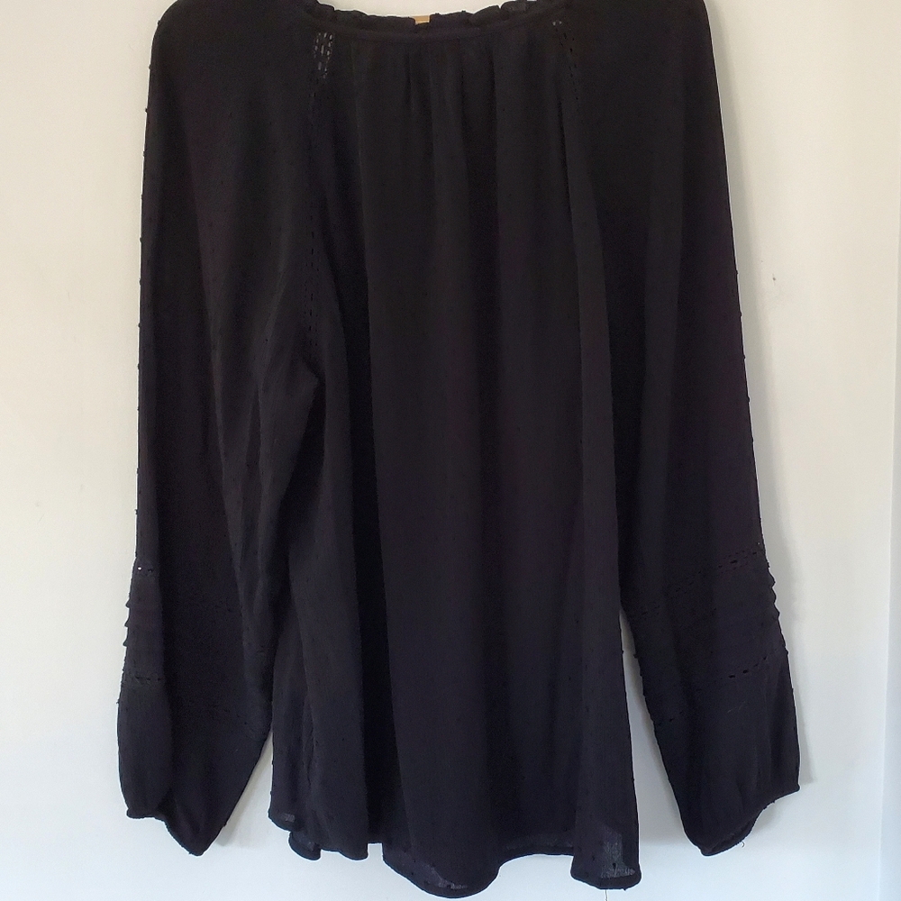 TORRID Sz 3/US 3X Black Dobby Gauze LS Blouse Button Up Crochet Ruffle 2023 EUC - Picture 10 of 12